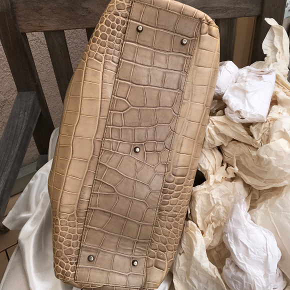 Furla leather tote w/ original storage bag - Picture 5 of 8